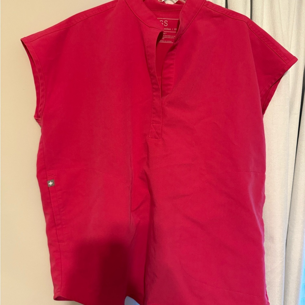 FIGS shocking pink XS Rafaela scrub top